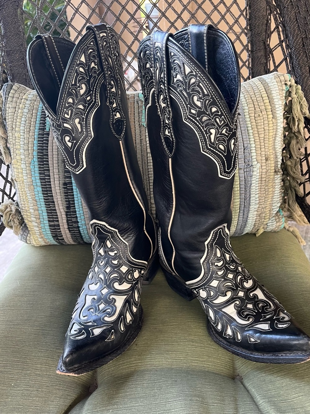 Ariat Black Leather Western Boots (Black with White Stitching) gorgeous details